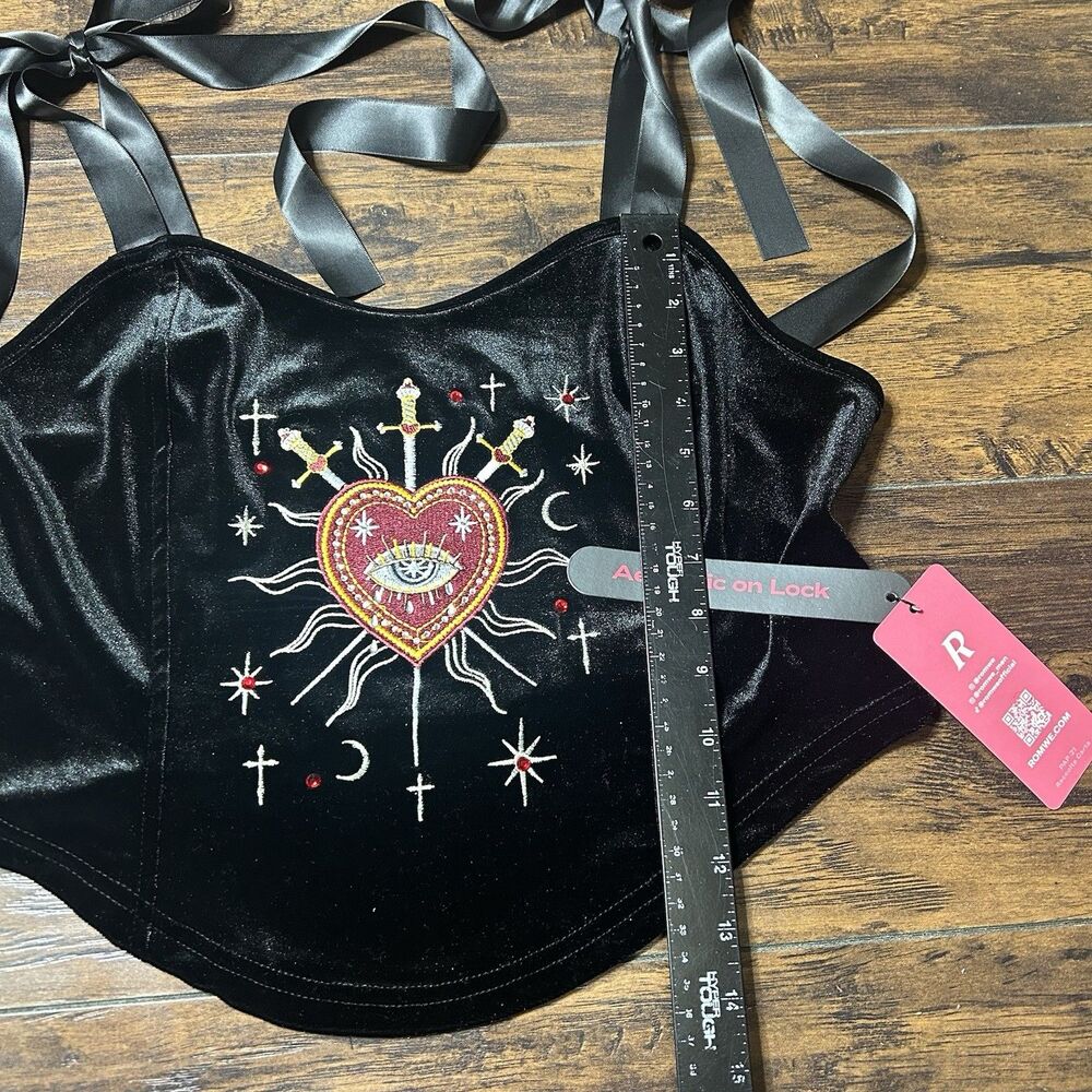 NWT Romwe Black Velvet Top 1XL Ribbon Straps Eye Heart Design Gothic Witchco - Picture 6 of 12